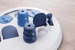 Trixie Jeu De Stratégie Pour Chien Flip Board -Trixie Magasin 3255ae1f76ed4463b2bf50747fdf25e4ff8585756378c3158d18b265a1d8912d