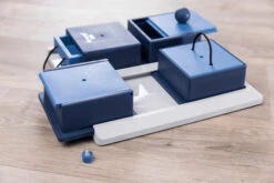 Trixie Jeu De Stratégie Pour Chien Poker Box 1 -Trixie Magasin 5416bc8f0e338d5622ffb814c2b7fe8de0a7031f956ab099a9127ef828d63dec